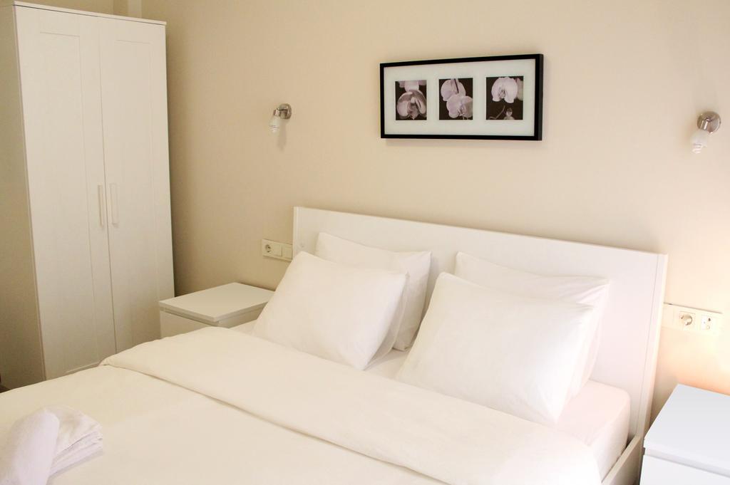 Nemrut Bay Otel Yenifoca Quarto foto
