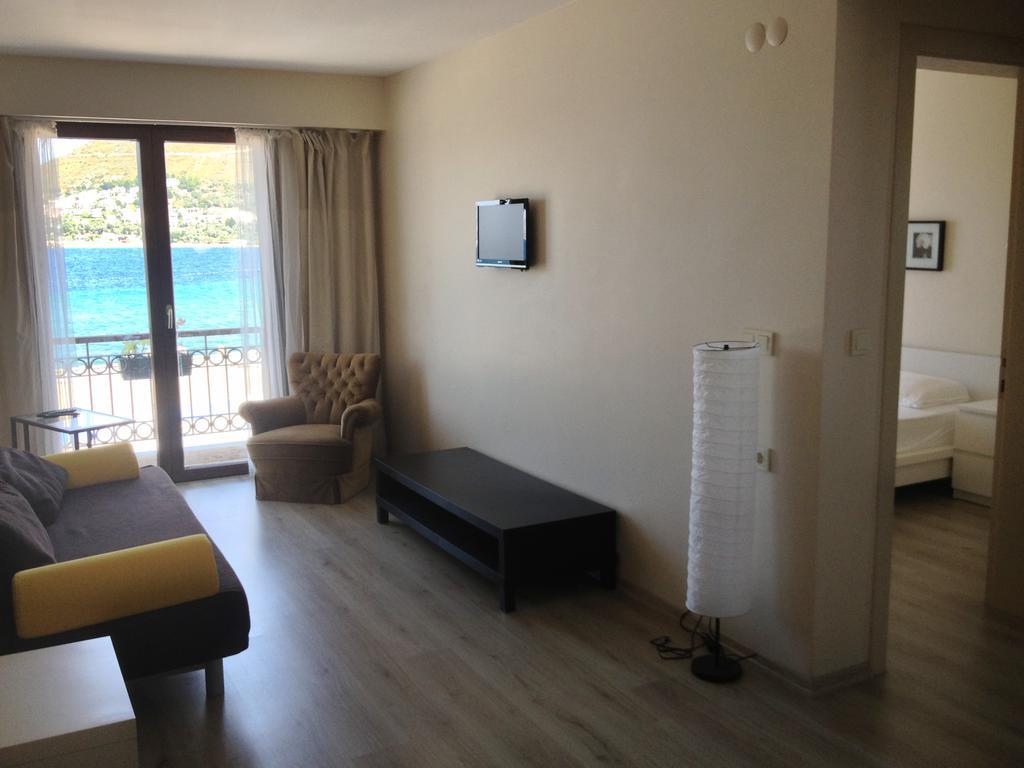 Nemrut Bay Otel Yenifoca Quarto foto